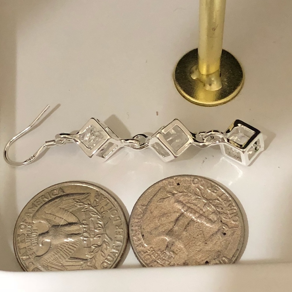 Silver crystal long floating earrings - Picture 4 of 4